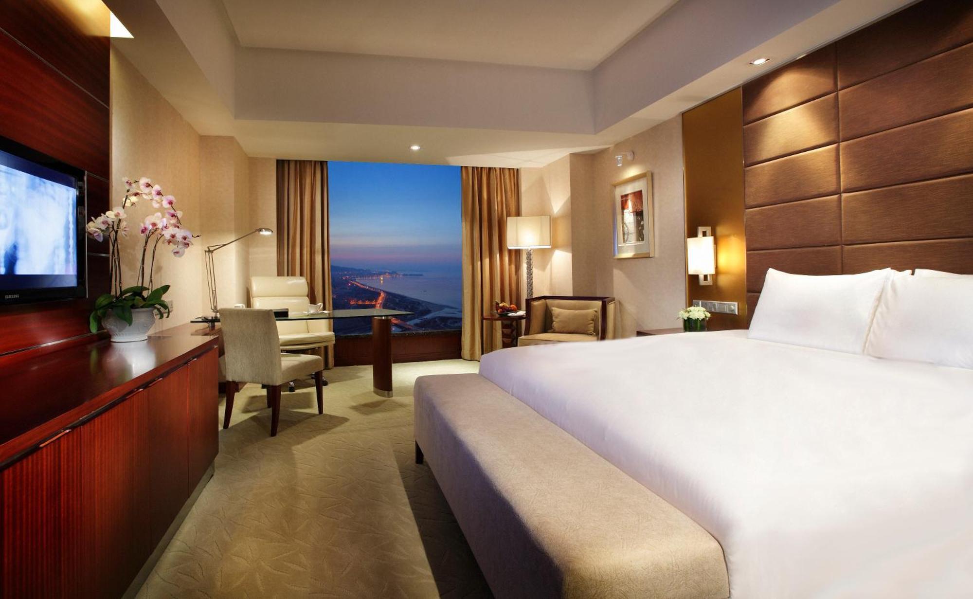 Crowne Plaza Yantai Sea View, An Ihg Hotel Екстер'єр фото